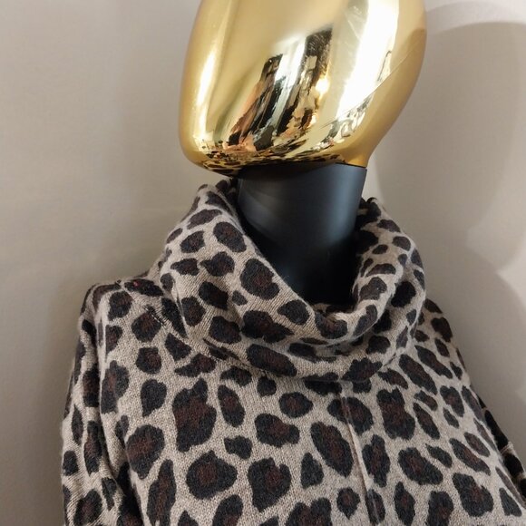 Cashmere   Cheetah Jaguar Leopard Turtleneck  XS   Kinross - Picture 2 of 5